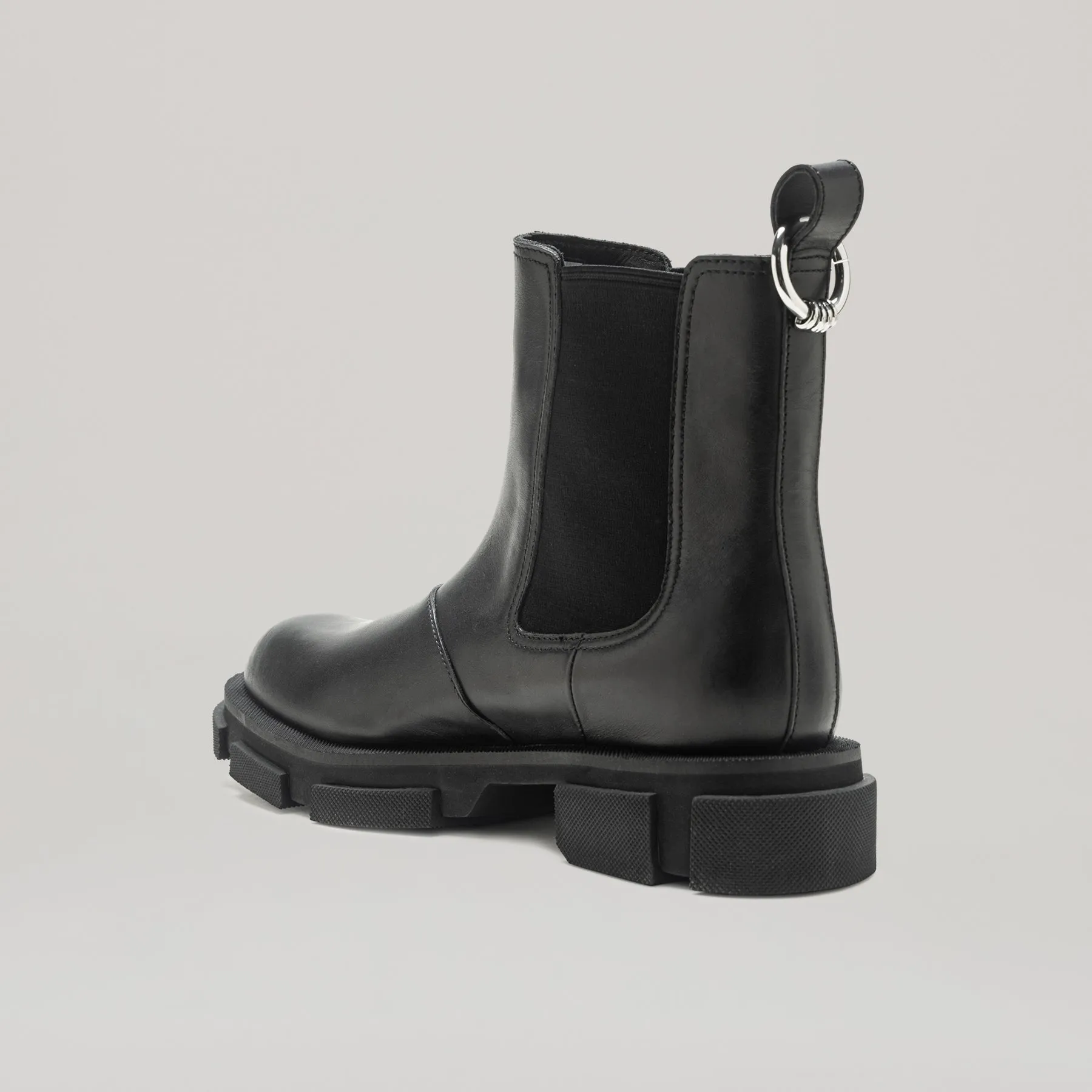 both - GAO PIERCED CHELSEA-BLACK