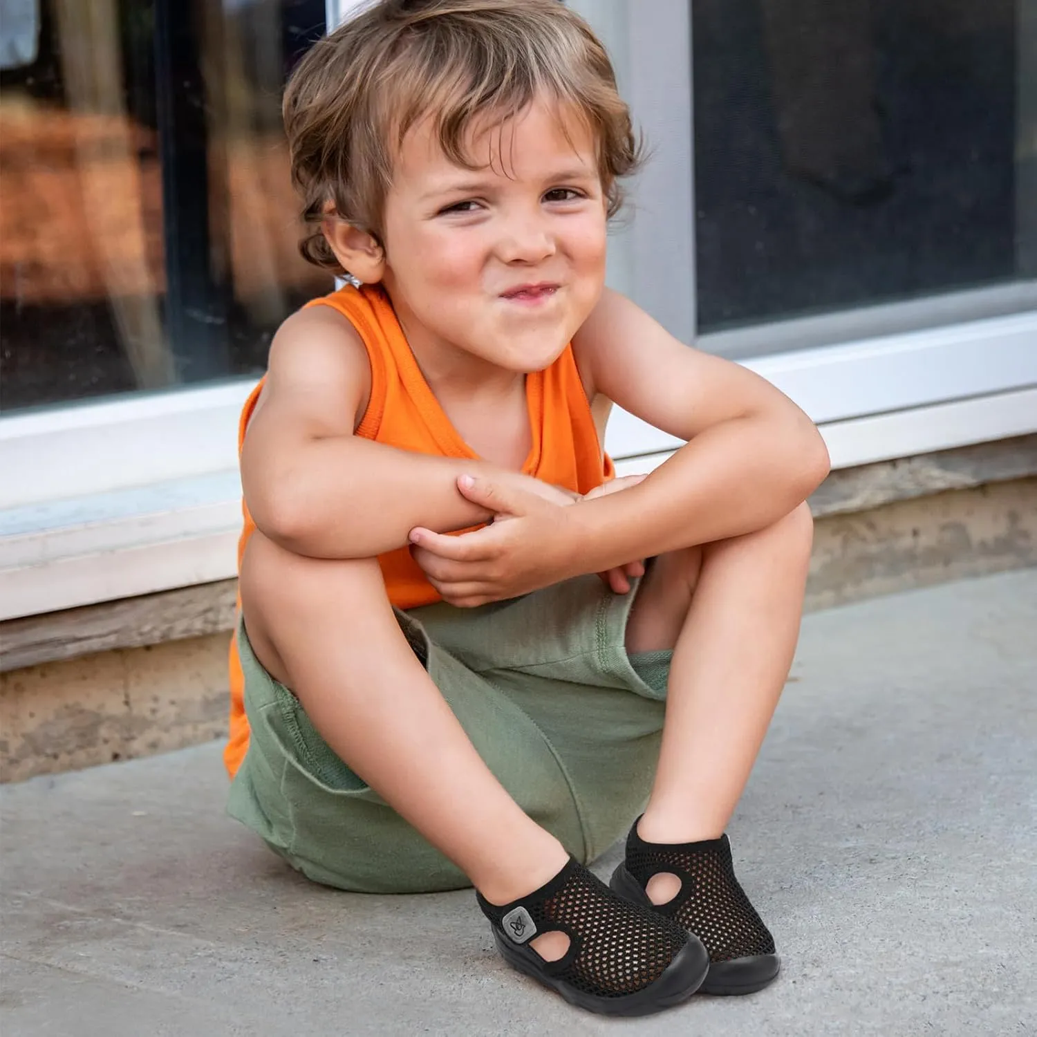 LeIsfIt Toddler Sandals Boys Girls Wide Sandals Kids Water Sandal Shoes Lightweight Barefoot Summer Shoes for Beach Swim
