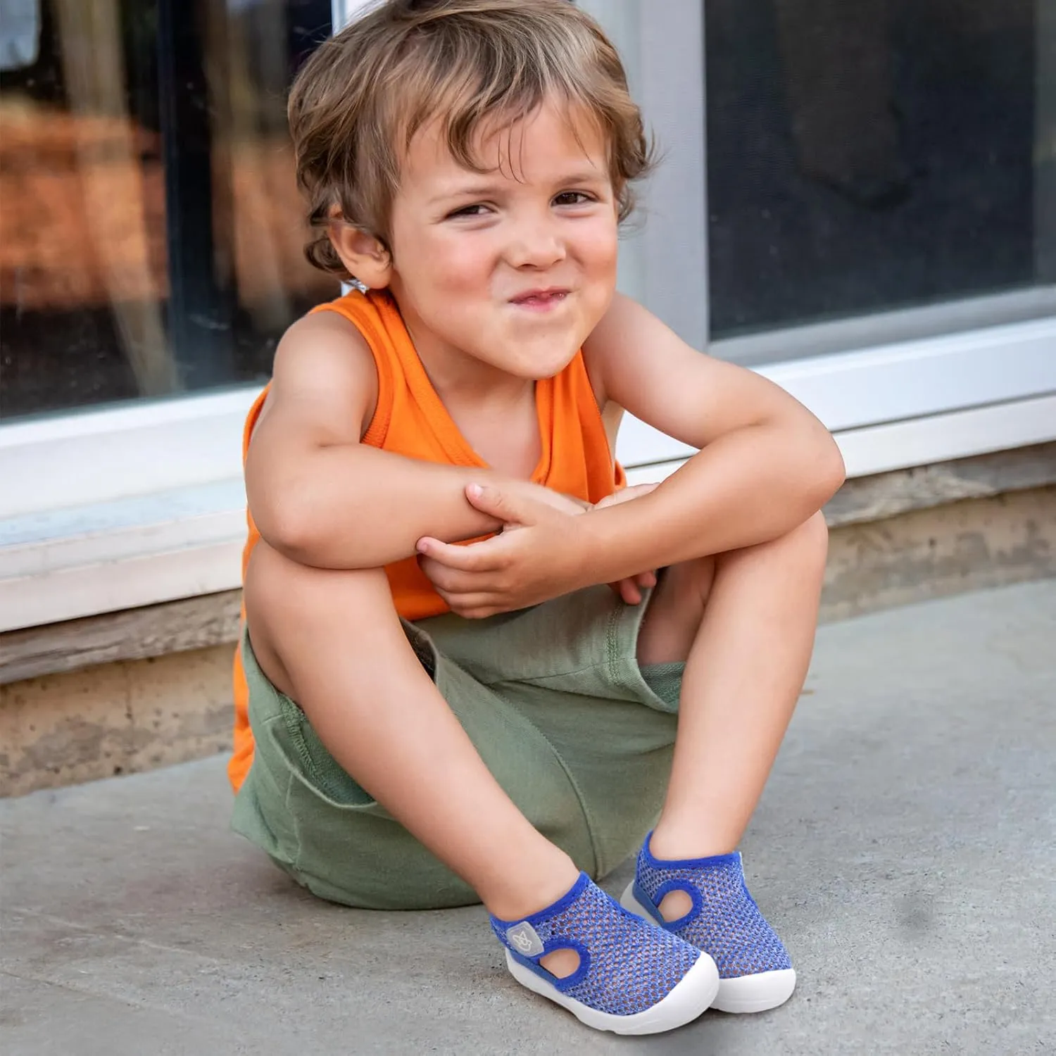 LeIsfIt Toddler Sandals Boys Girls Wide Sandals Kids Water Sandal Shoes Lightweight Barefoot Summer Shoes for Beach Swim