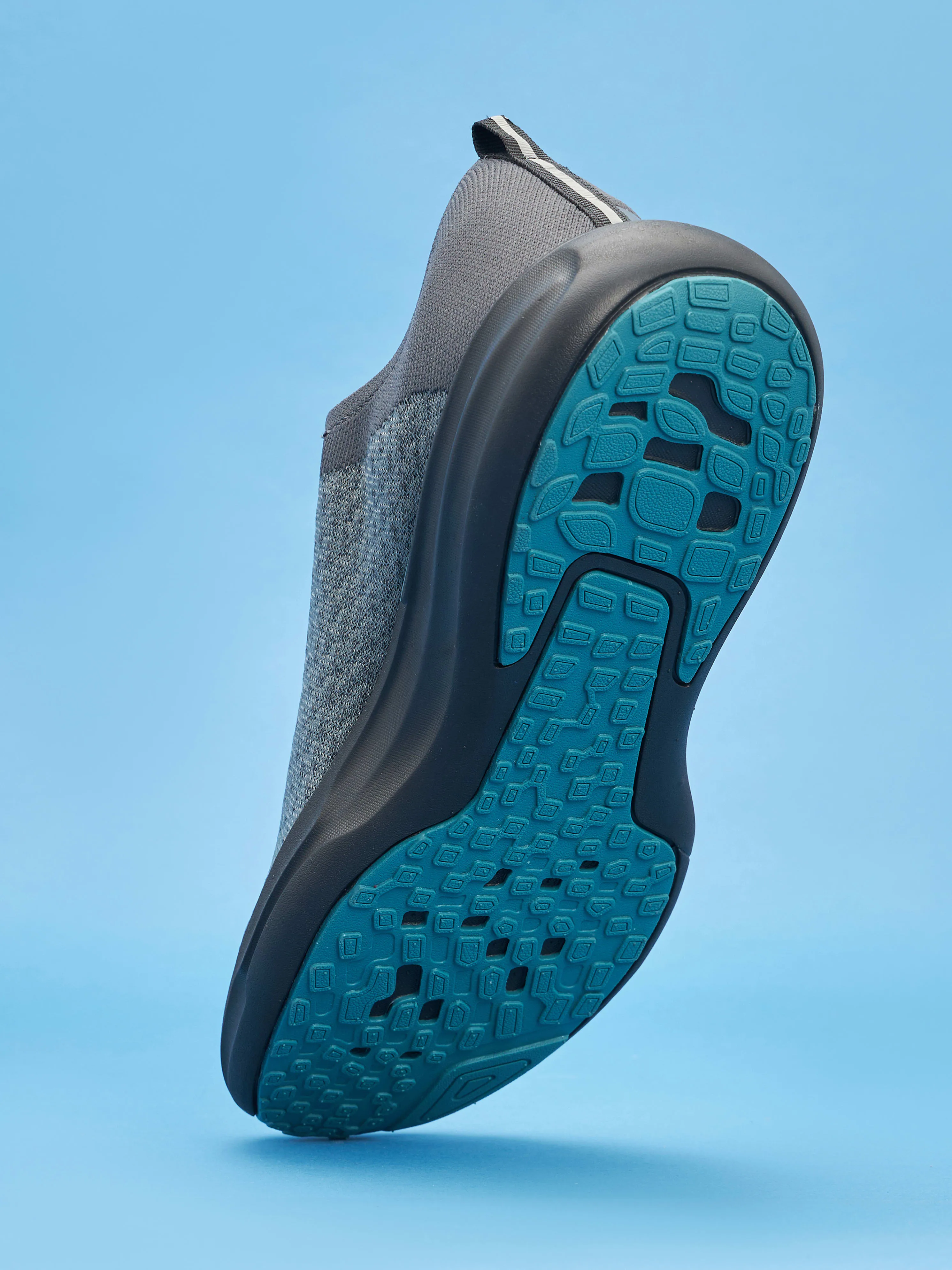 Versa Fly Men Running Shoes - Charcoal Grey